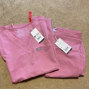 New with tags FIGS. Size Small top, XS pants